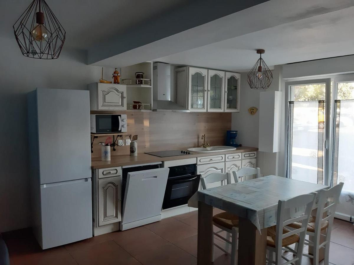 Au Coeur De Pornic Apartment Bagian luar foto