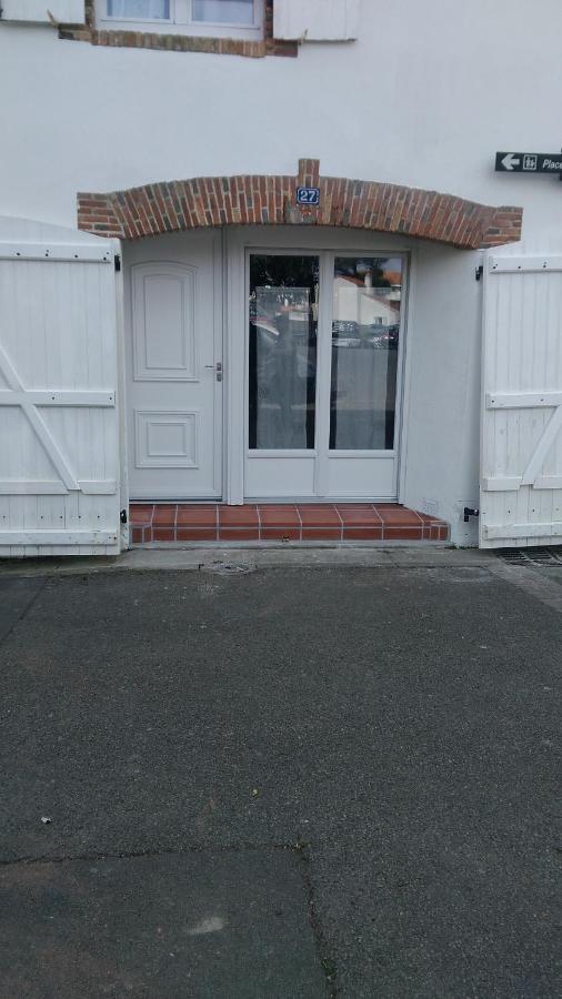 Au Coeur De Pornic Apartment Bagian luar foto