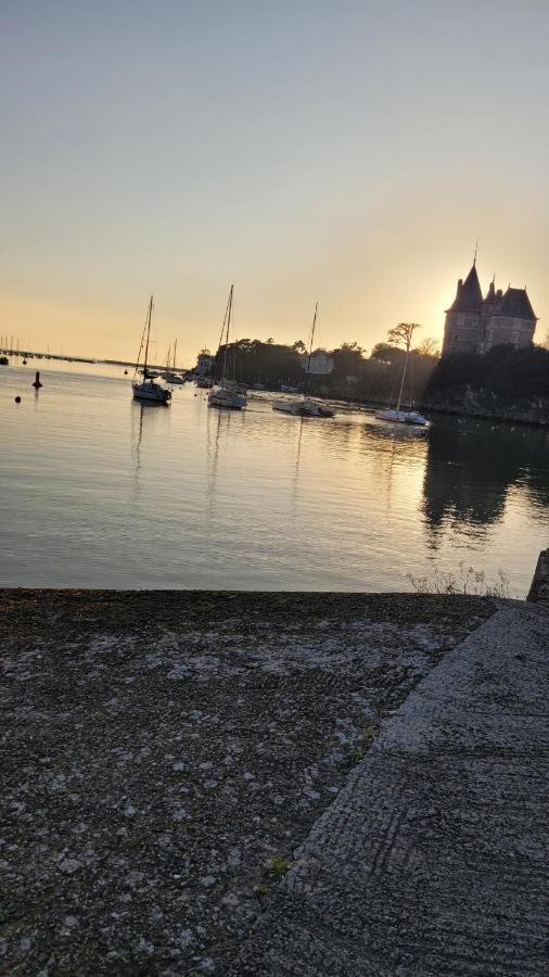 Au Coeur De Pornic Apartment Bagian luar foto